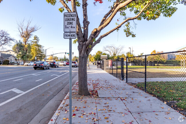 Students pick up area at San Antonio Elementary School in San Jose.