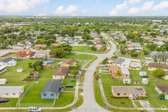 Princeton, FL welcomes residents with a mix of charm and convenience.