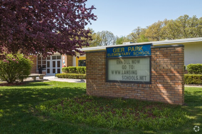 Gier Park Elementary serves students on Gier St in Creston.
