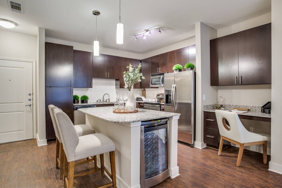 Park Central at Flower Mound, Flower Mound, TX 75028 - photo 1