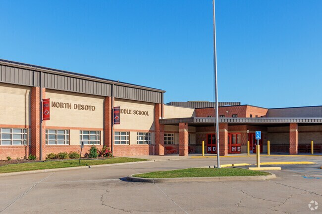 Main driveway of North DeSoto Middle School.