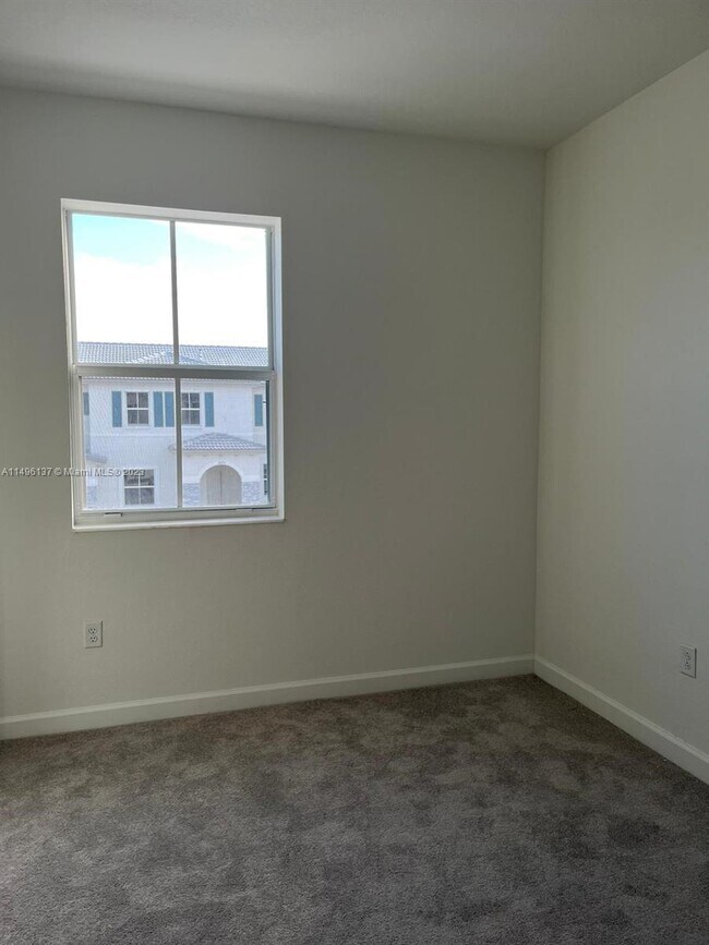 16271 SW 292nd St, Homestead, FL 33033 - photo 2