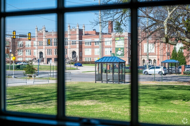 Woodlawn High School