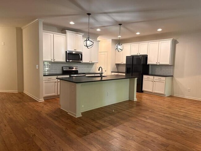 5635 Parkview Ln, Flowery Branch, GA 30542 - photo 7