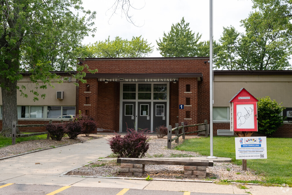 West Bendle Elementary School entrance in South Flint/Grand Blanc.