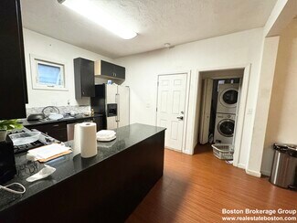 93A Hillside St Unit 1, Boston, MA 02120