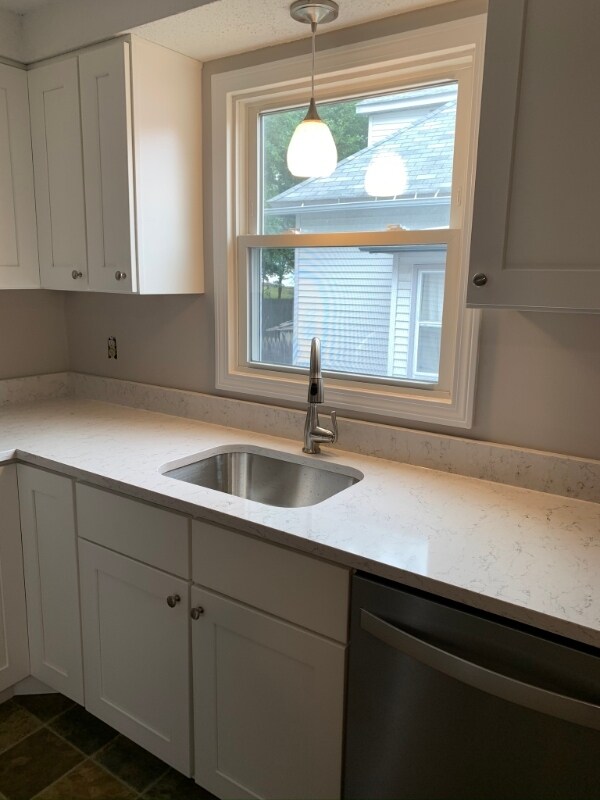 56 Hall St, Manchester, NH 03103 - photo 1