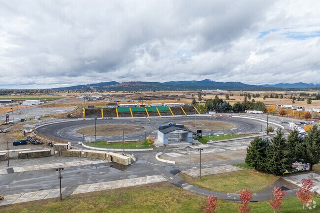 Stateline Speedway offers lots of entertainment within the West Seltice neighborhood.