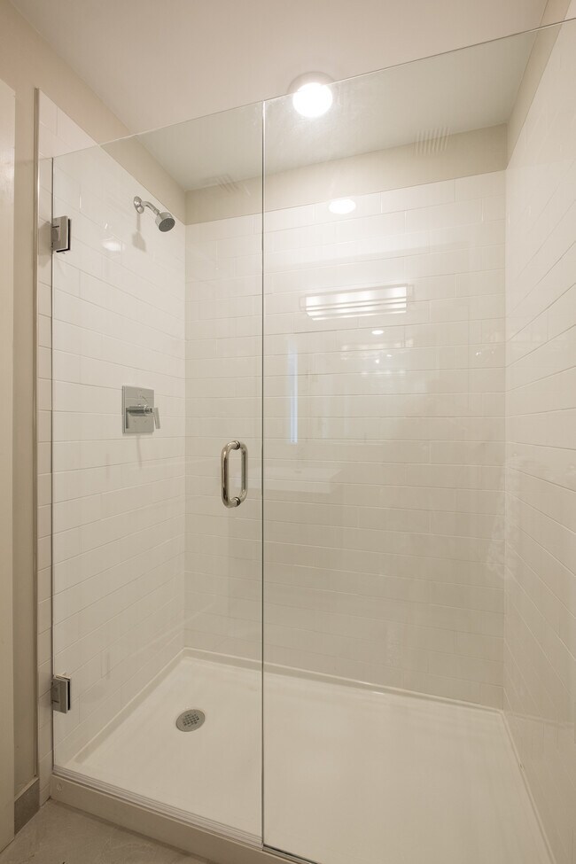 1 Everett St unit 4, Boston, MA 02128 - photo 7