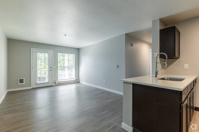 2BR, 2BA - 871SF