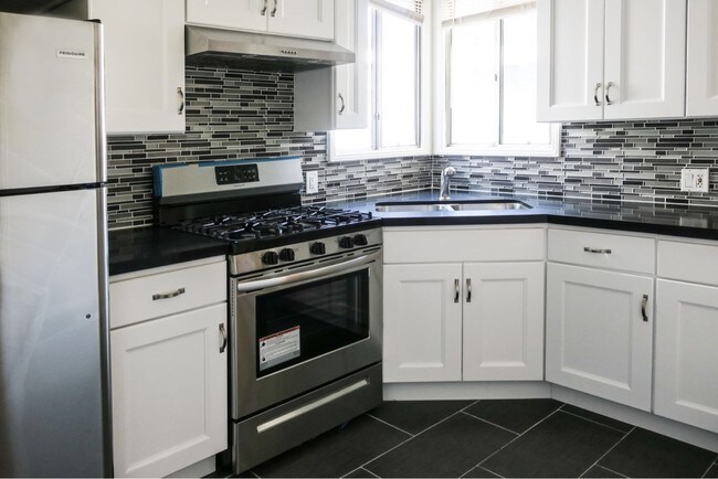 1832 Scott Rd unit 1832, Burbank, CA 91504 - photo 5