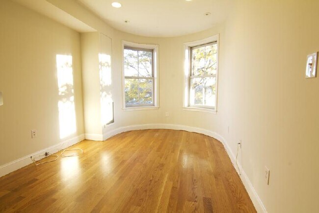 101 Hammond St unit 2, Boston, MA 02120 - photo 4