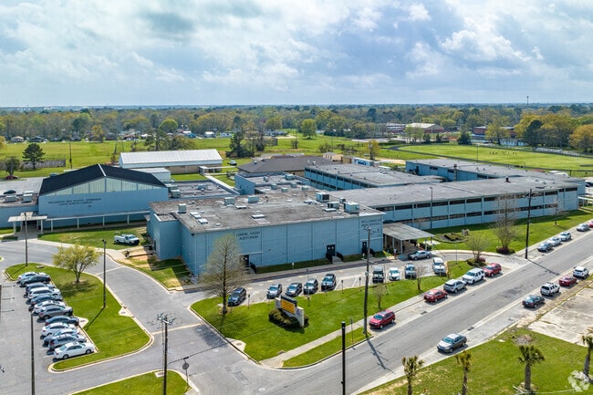 Lillie B Williamson High School provides a safe and academically enriching environment.