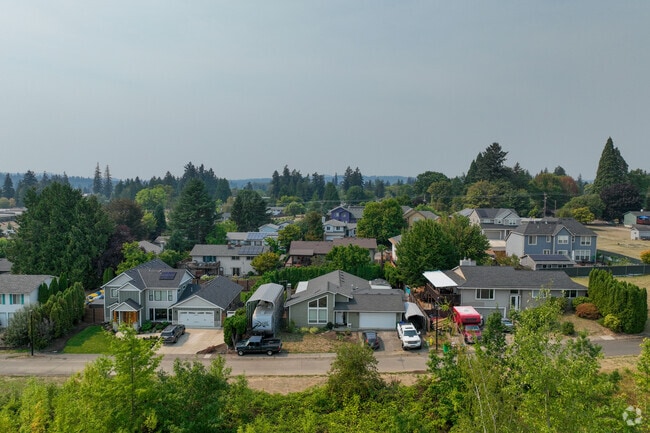 Linwood offers homes with scenic green spaces and a peaceful suburban vibe.