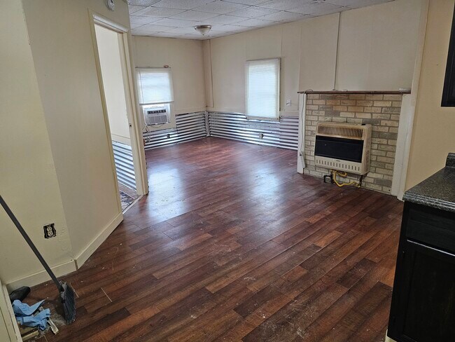 613 Poplar St unit Benton apartments, Benton, KY 42025 - photo 2