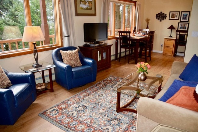 Bright and clean, new flooring, windows, trim