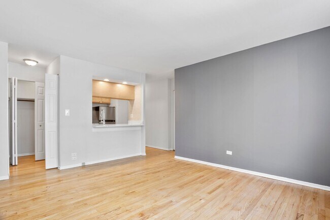 6755 N Sheridan Rd unit 438, Chicago, IL 60626 - photo 6