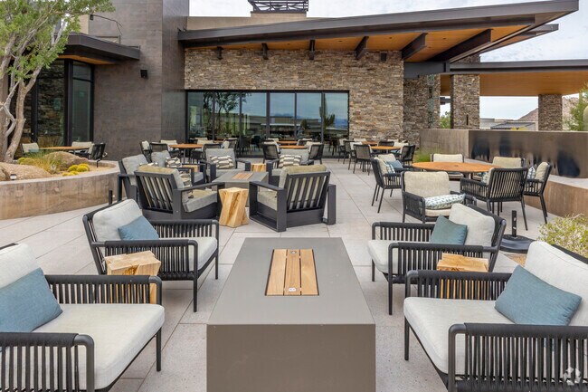 Altera at the Mountain House Lodge serves up delicious food in Dynamite Foothills.