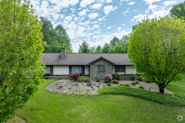 Beautiful lots with plenty of room and classic ranch style homes are available all over Franklin.