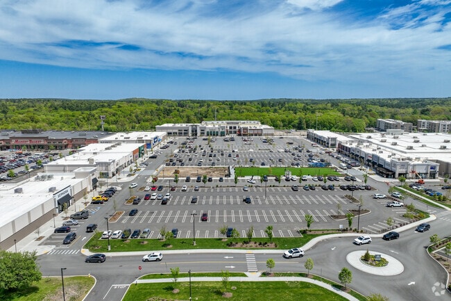 Hanover Crossing, just moments away from Rockland offers a variety of shopping destinations for residents.