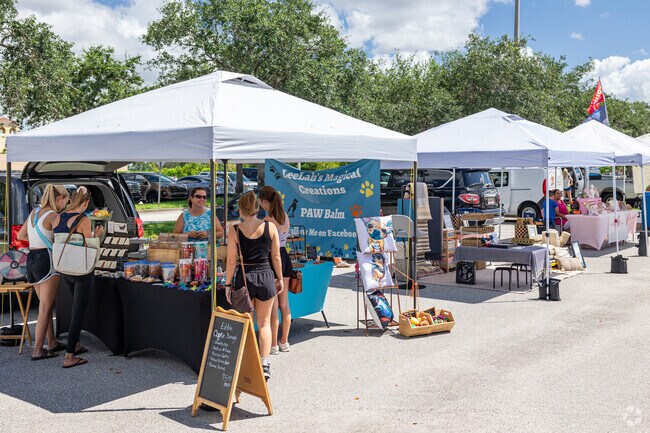 Bridgewater Bay residents will find local goods and foods at nearby farmer's markets.