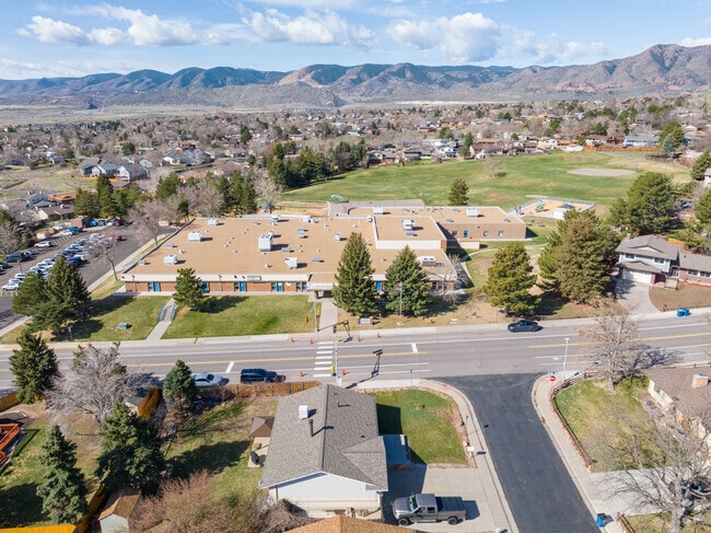Hutchinson Elementary School has a mountain backdrop.