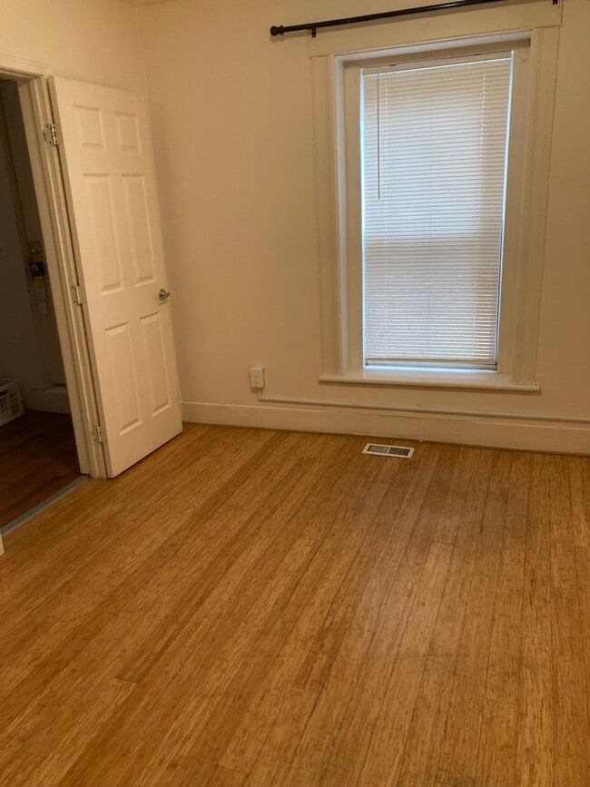 24 Eden St, Worcester, MA 01609 - photo 4