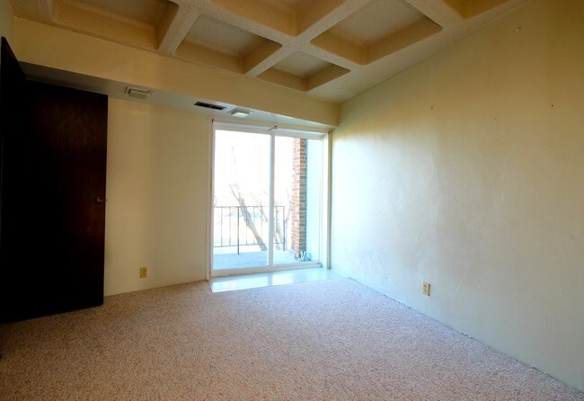 Dodecagon Plaza, Spencer, IA 51301 - photo 5