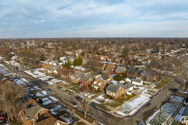 With median home prices around $170K, Eastpointe attracts buyers looking for value and community charm.