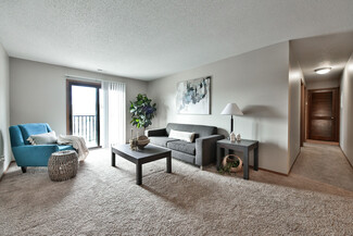 623 Fenwick Dr, Papillion, NE 68046