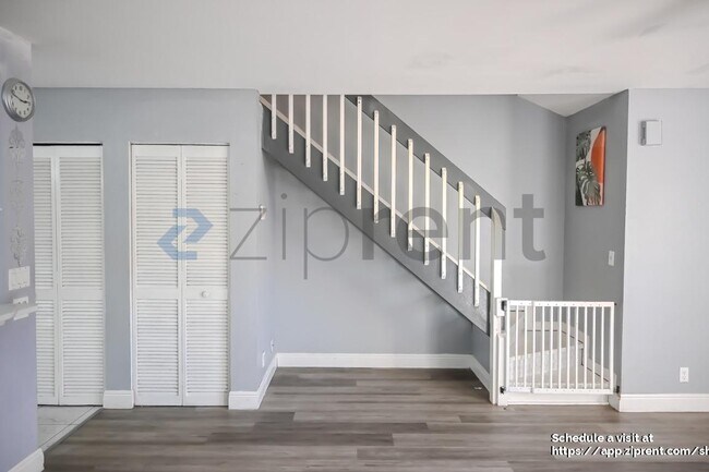 9761 Riverside Dr, Coral Springs, FL 33071 - photo 7