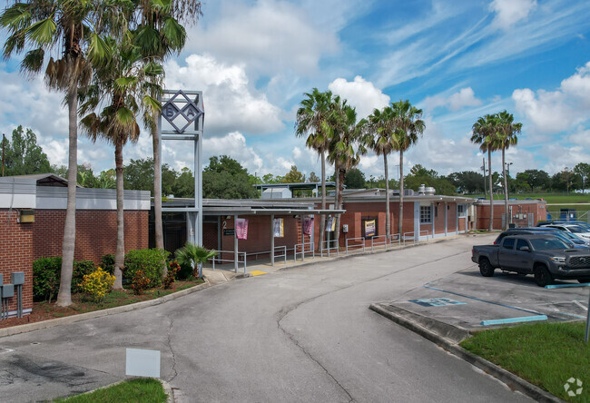 Bethune Academy is apublic school serving the Haines City and surrounding areas.