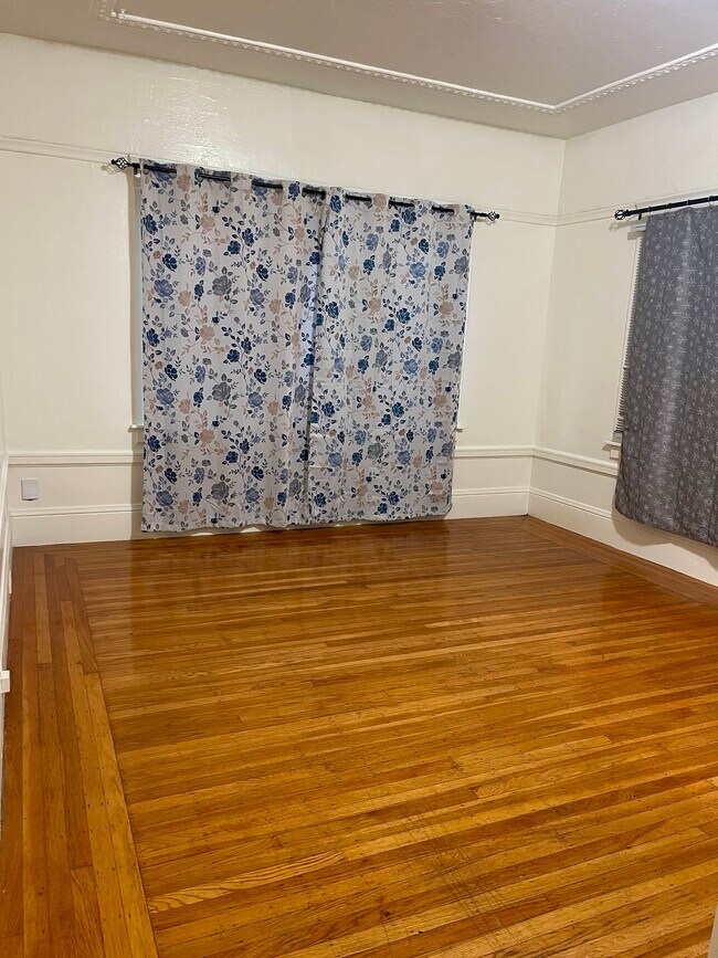 564 53rd St unit 564, Oakland, CA 94609 - photo 6