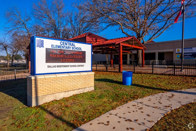 Central Elementary School in Mabank, TX.