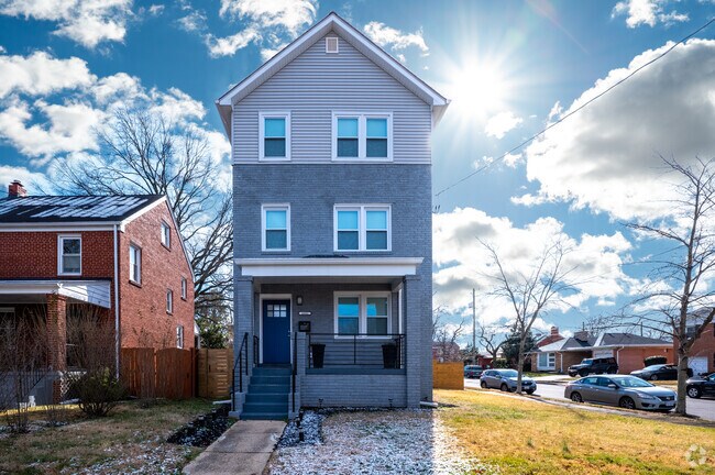 Multifamily homes are less the norm than single-family homes in Kenilworth.