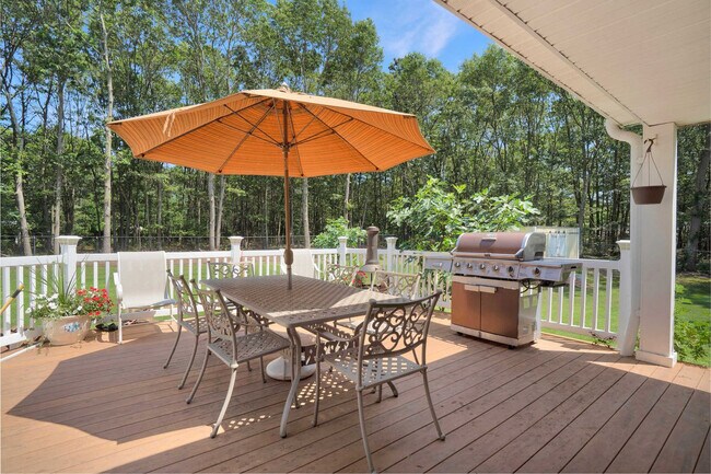 1 Ginny Ct unit ID1262273P, Manorville, NY 11949 - photo 5