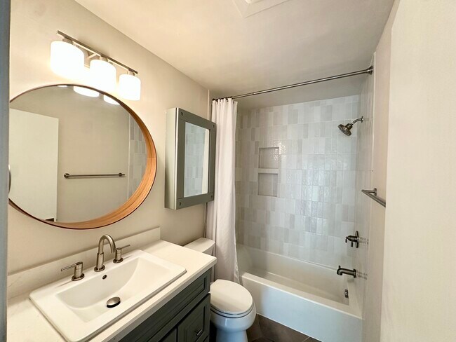 607 S Prospect Ave unit 202, Redondo Beach, CA 90277 - photo 4