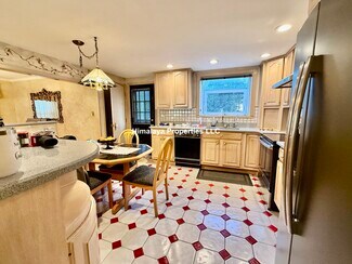 28 Maplewood St Unit 1, Boston, MA 02132