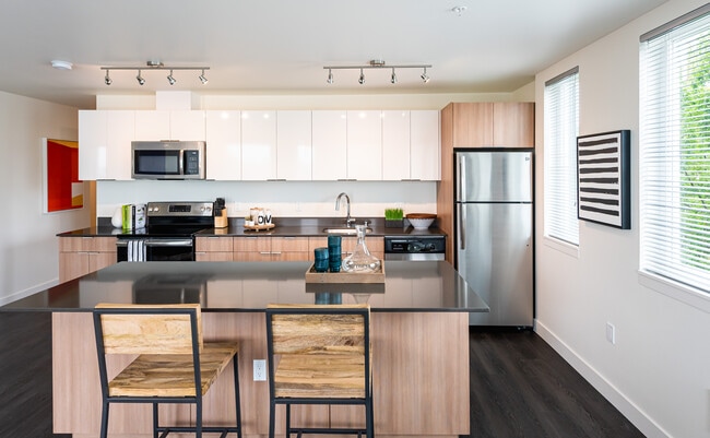 Muir, Seattle, WA 98114 - photo 2