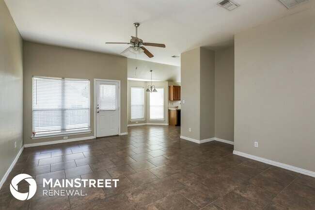 125 Currie Ct, Crowley, TX 76036 - photo 3