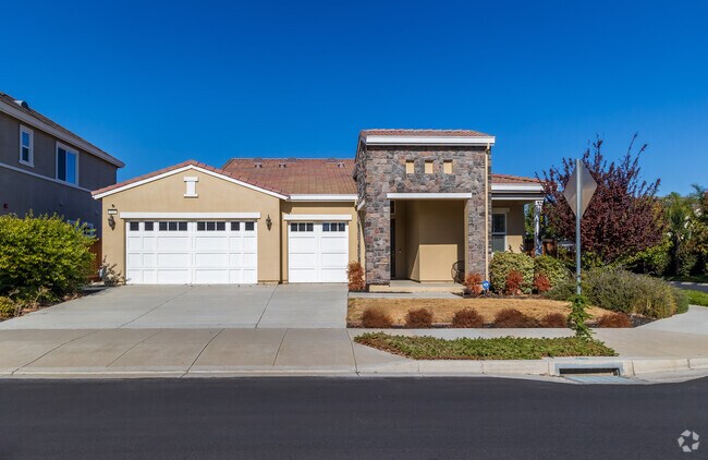 Homes with three car garages are found in n Deer Ridge/Marsh Creek Brentwood, Ca.