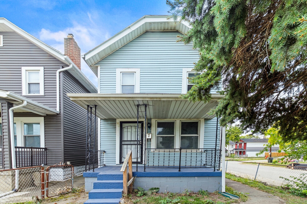977 E 17th Ave, Columbus, OH 43211 - photo 1