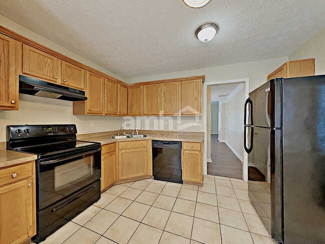 2259 Ligney Creek Ln, Snellville, GA 30039 - photo 3