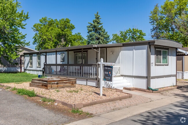 Homes in the Friendly Village neighborhood cost $75,000 to $200,000 dollars.