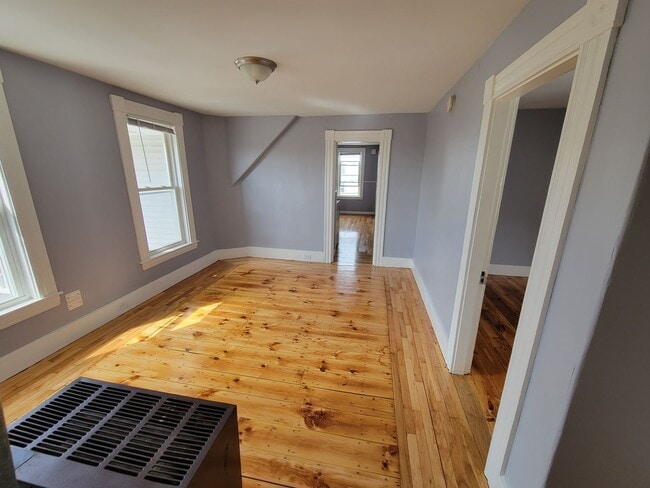 386 Rimmon St unit 3, Manchester, NH 03102 - photo 4