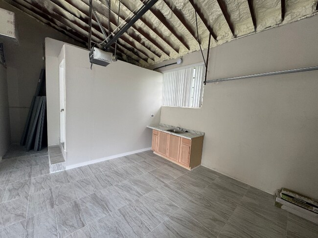 1895 NW 175th St unit EFFICIENCY, Hialeah Gardens, FL 33018 - photo 5