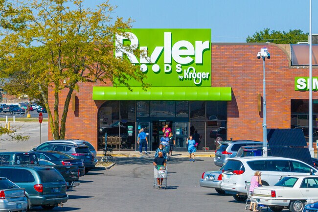 Bend of the River shoppers head to Ruler Foods.
