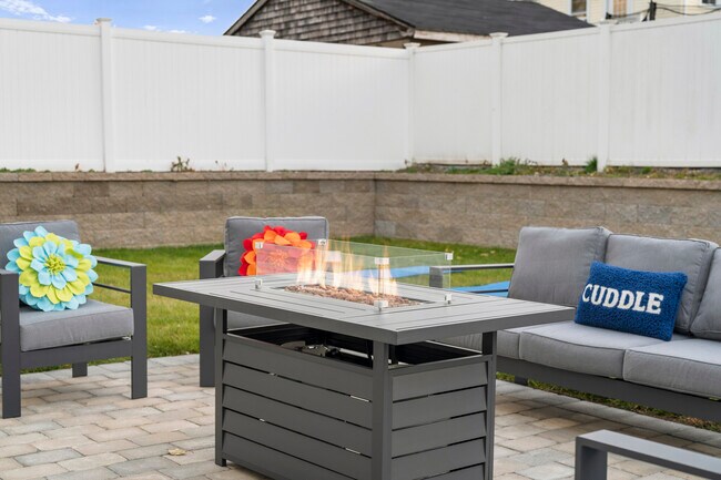 21 Bolton St, Waltham, MA 02453 - photo 4