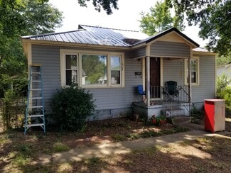 612 Ledford St, Weaver, AL 36277