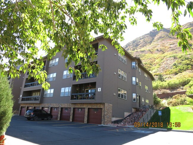 2701 Midland Ave unit 813, Glenwood Springs, CO 81601 - photo 2